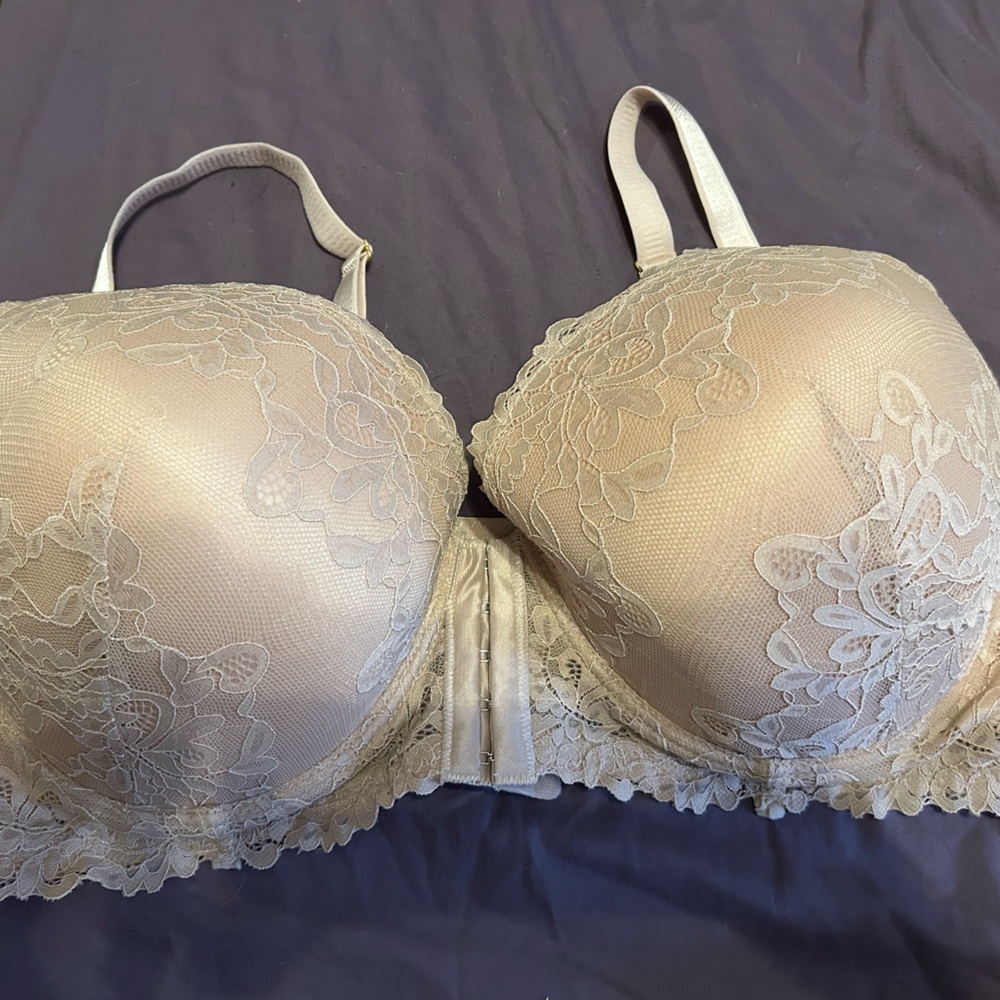 Elegant Lace Underwire Bra - Cream